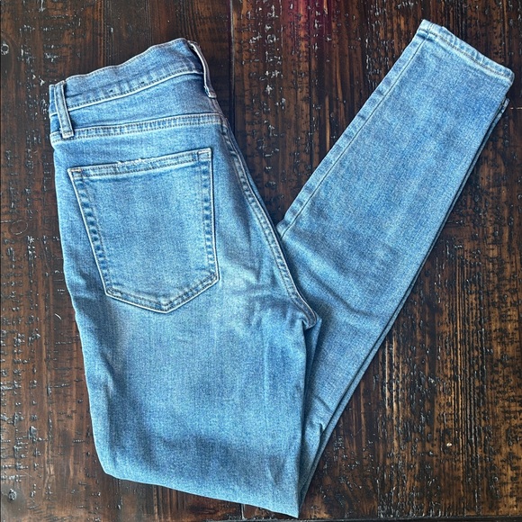 GAP Light Blue Skinny Jeans - Picture 1 of 4